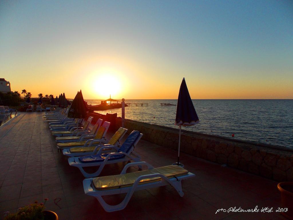 Manolya Hotel Kyrenia  Exterior photo